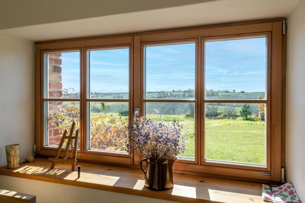 پنجره دوجداره طرح چوب